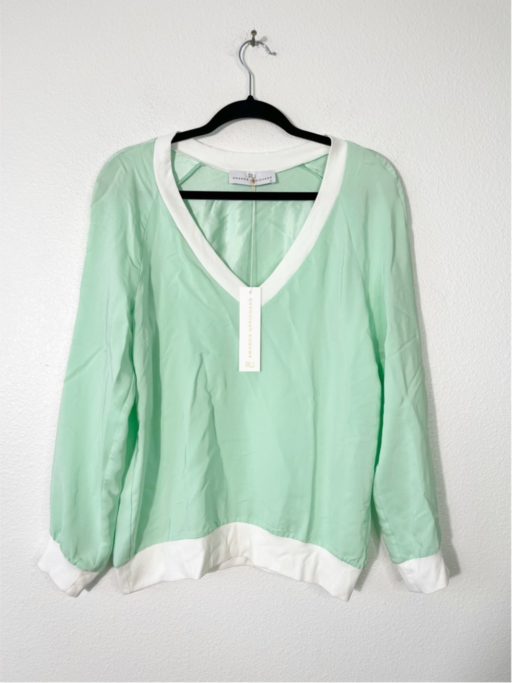Amanda Uprichard 100% Silk long Sleeve Top Sweater Size Medium in Mint Green NEW